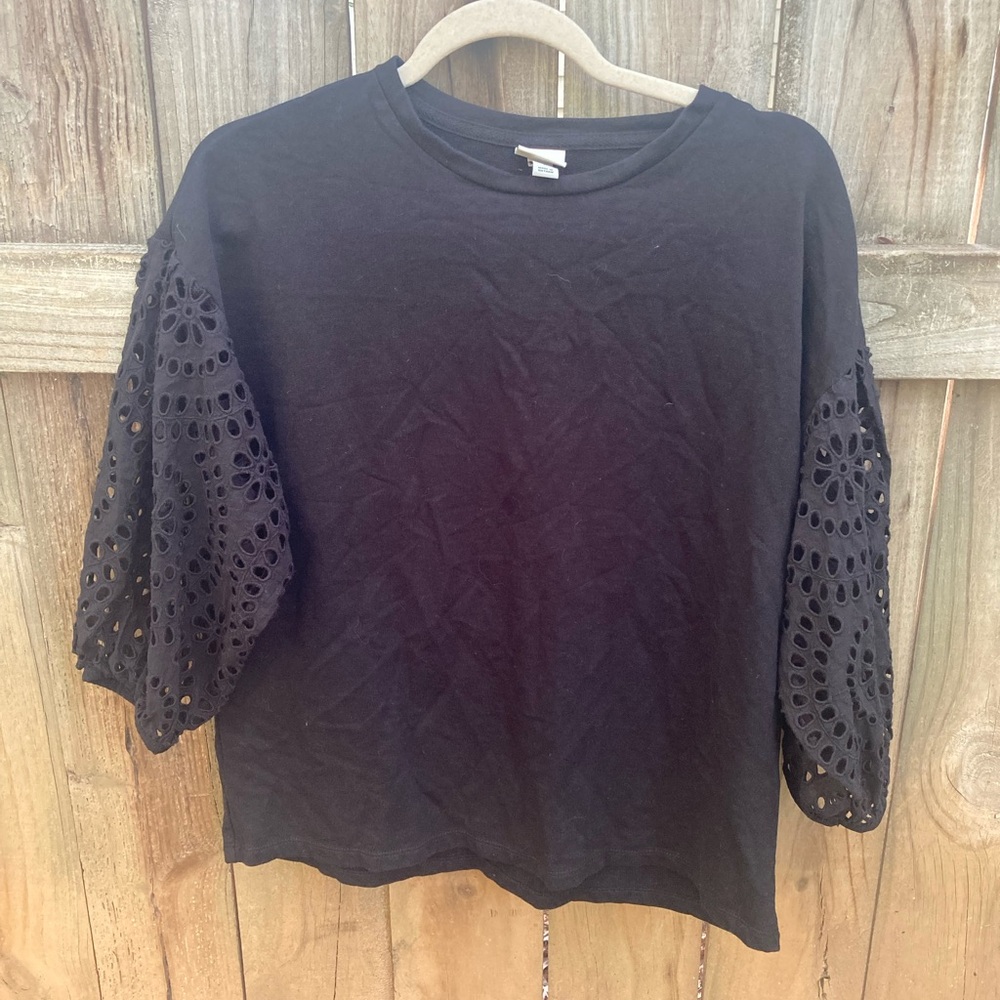 Universal Thread cotton black eyelet top
